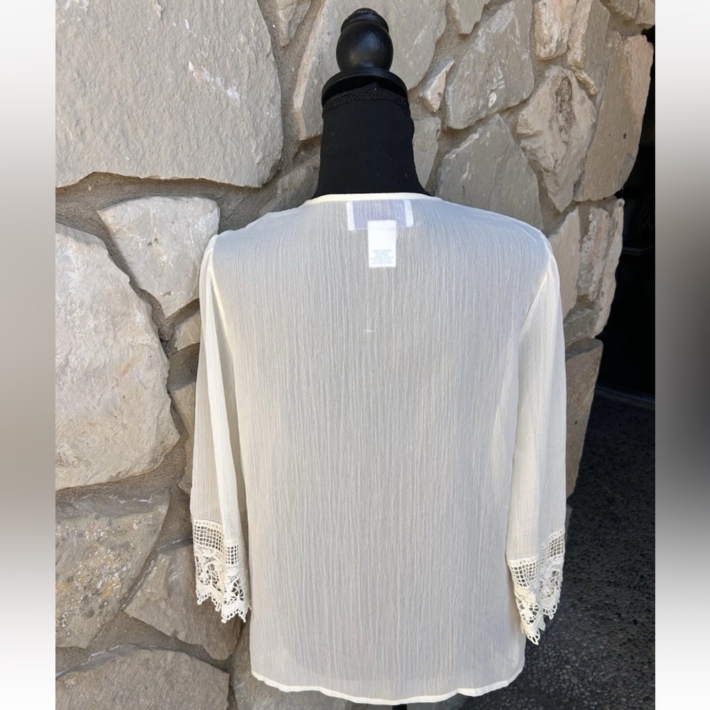 BFA Classics 6 Button Crochet Lace Topper Cardigan Medium Ivory Chiffon EC‎ - Picture 12 of 13